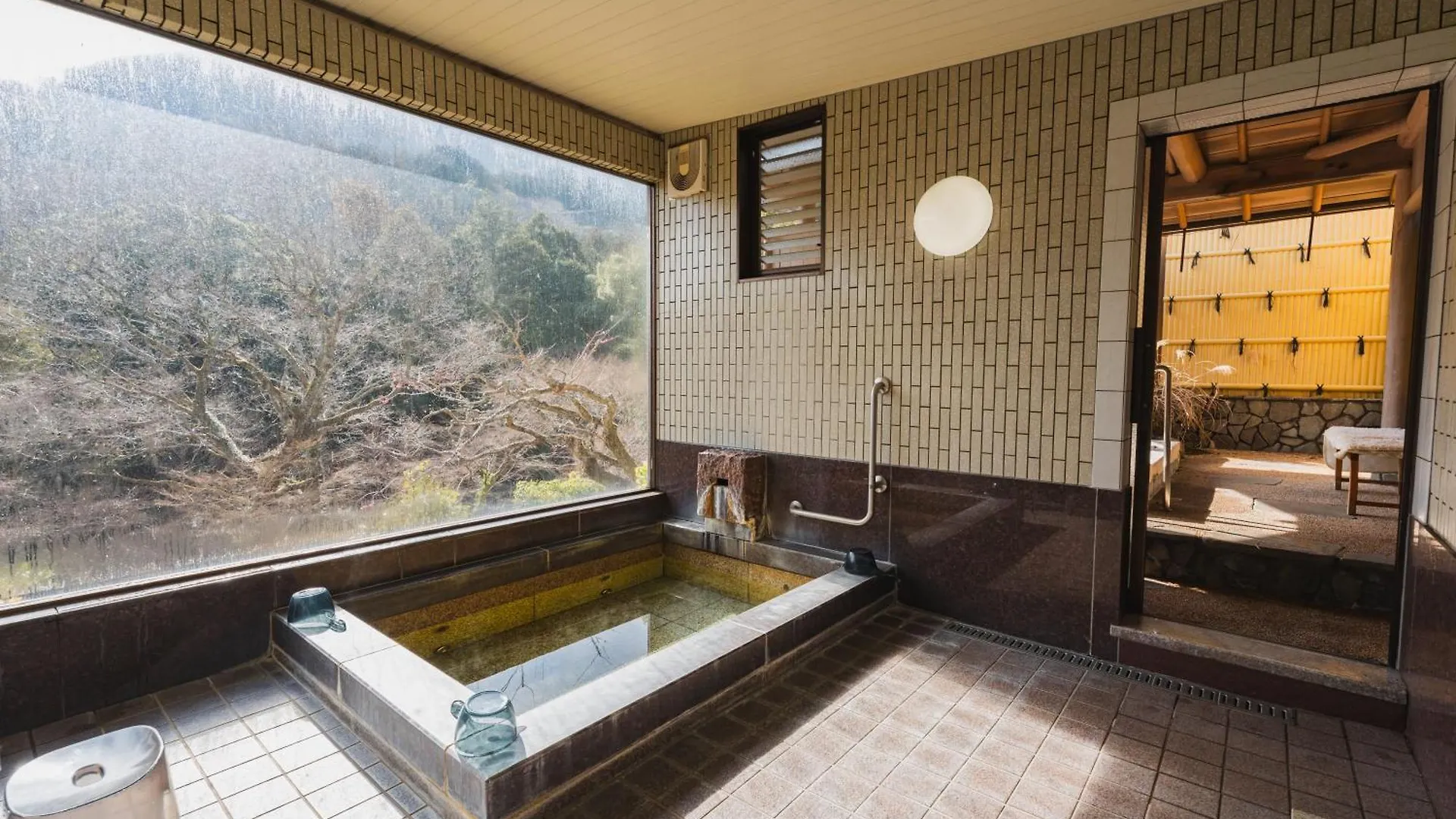 Hotel Lt Kitchen Yugawara 2*,  Japan